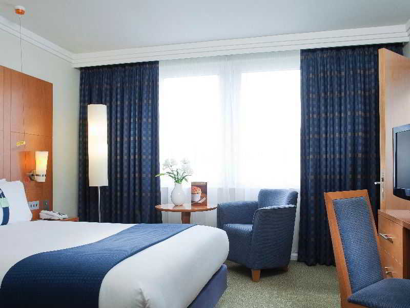 Hotel Express West By Ihg