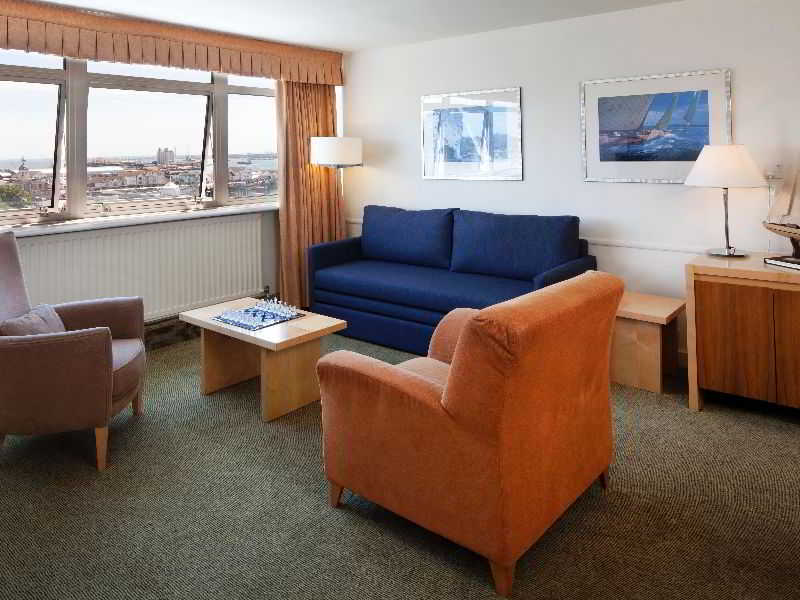 Express West By Ihg Hotel Southampton