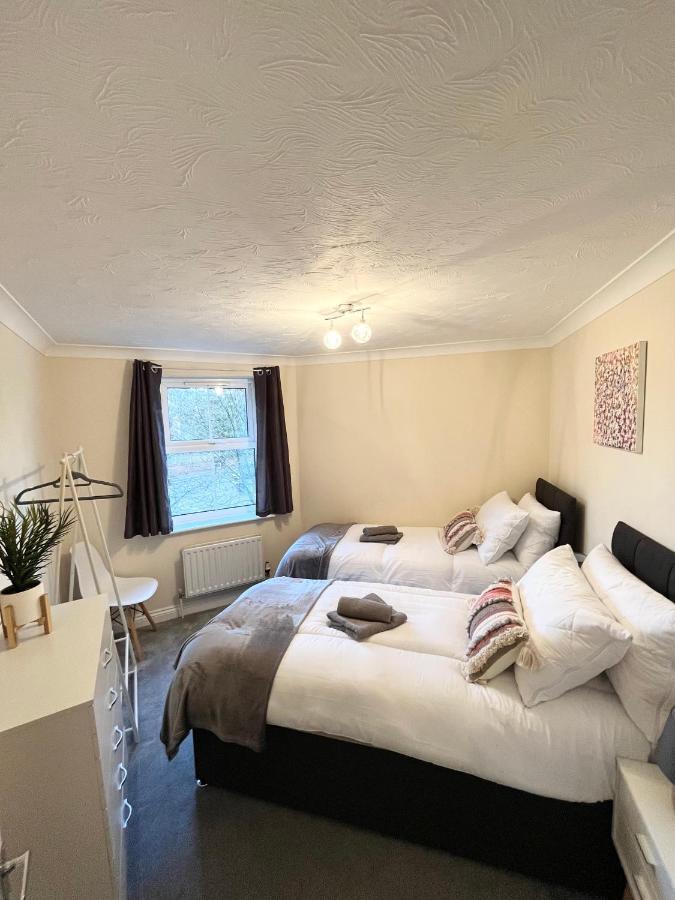 Archers 2 Bedrooms, Balcony, 2 Bathrooms, Free Parking, Wifi Apartment