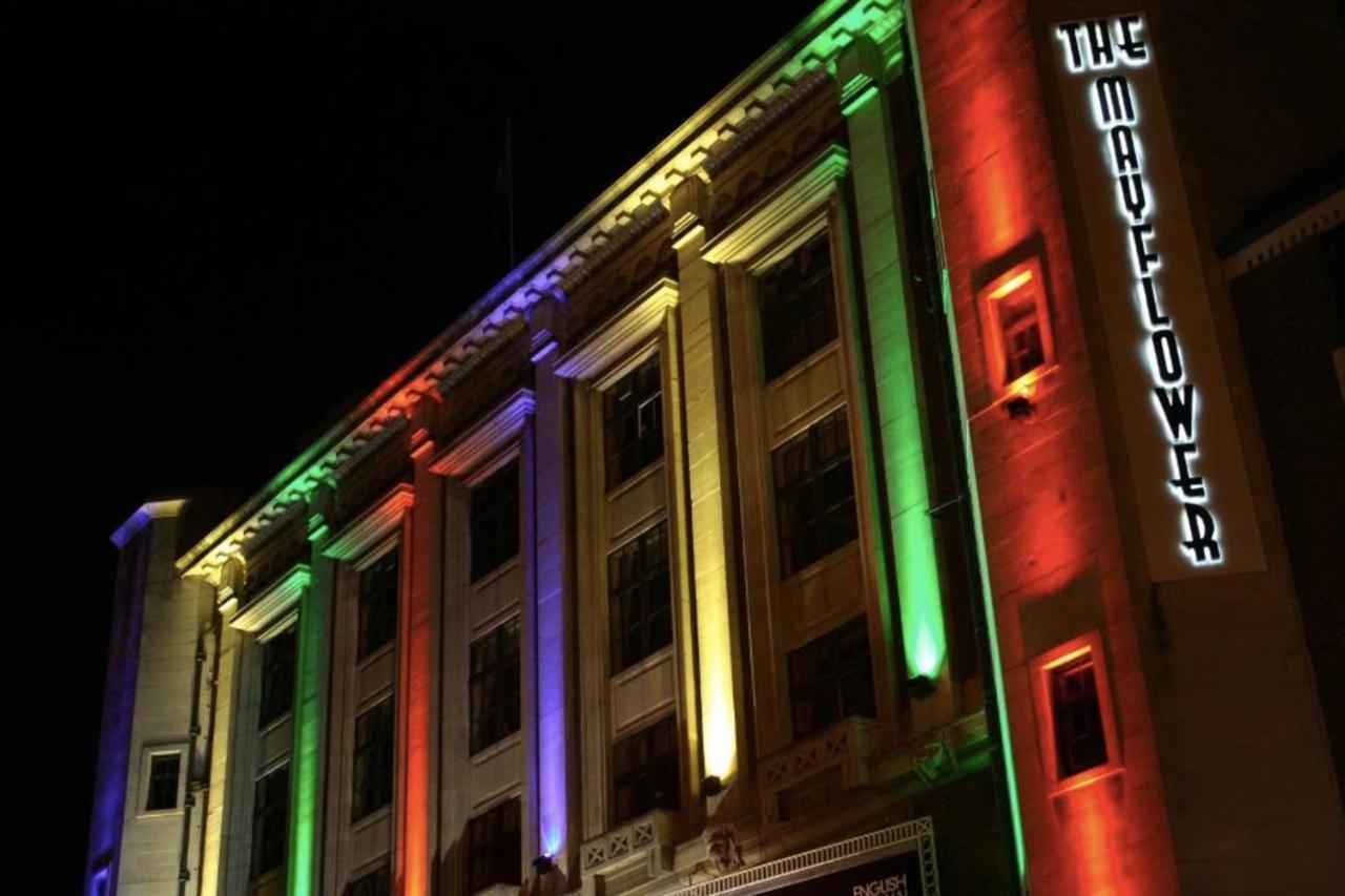 δ Ares δ The Flame Of Town Apartment Southampton