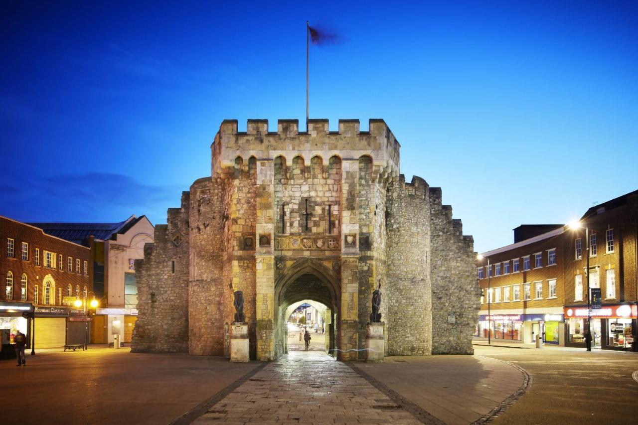 δ Ares δ The Flame Of Town Southampton
