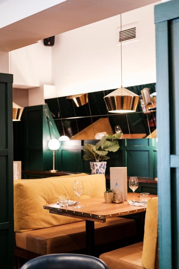 The White Star Tavern 3*