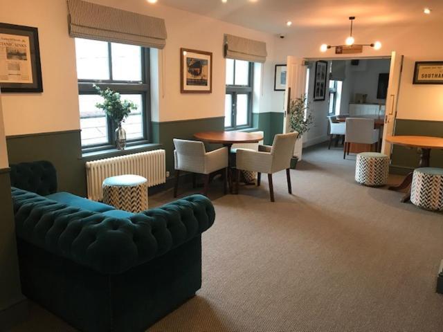 The White Star Tavern Hotel