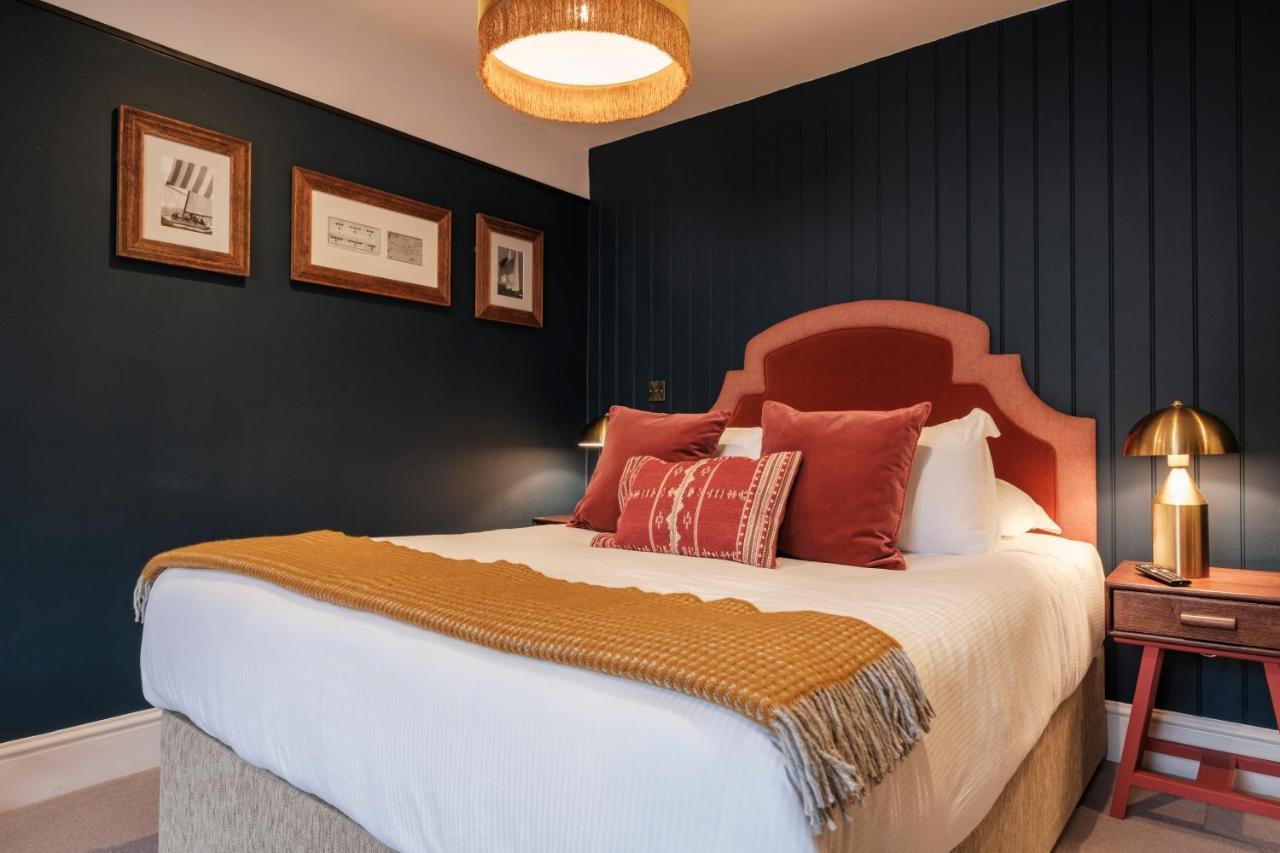 The White Star Tavern Hotel