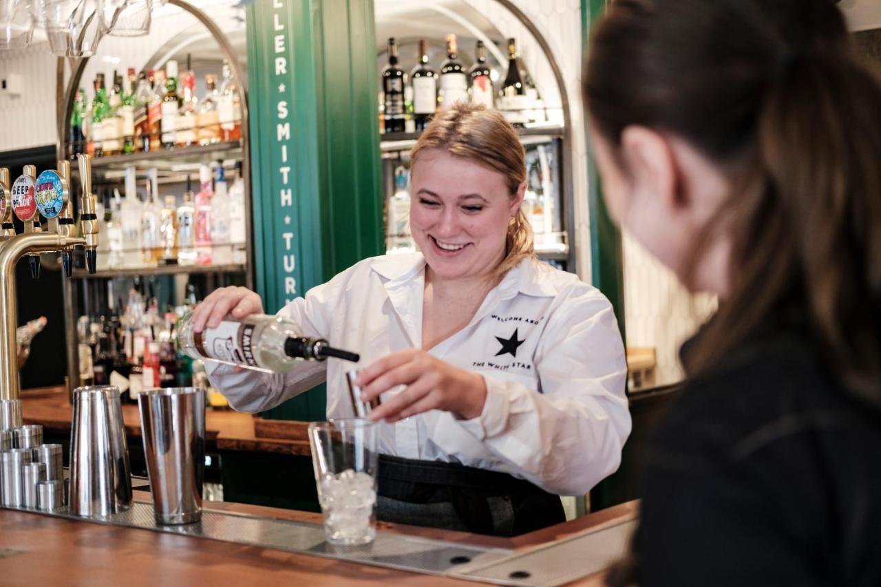 The White Star Tavern 3*