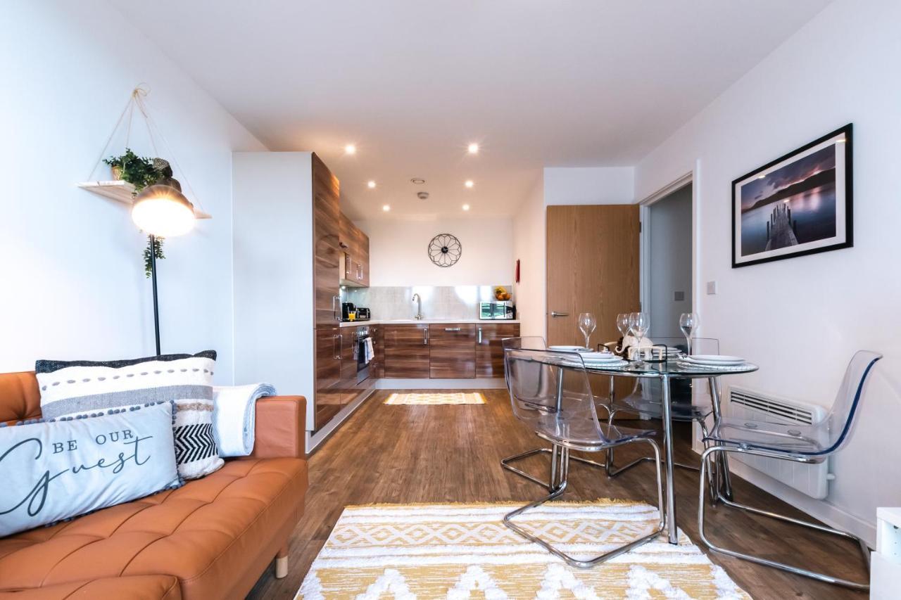 Apartment View Apart Of 2-beds & 2-bath - Free Private Parking Space