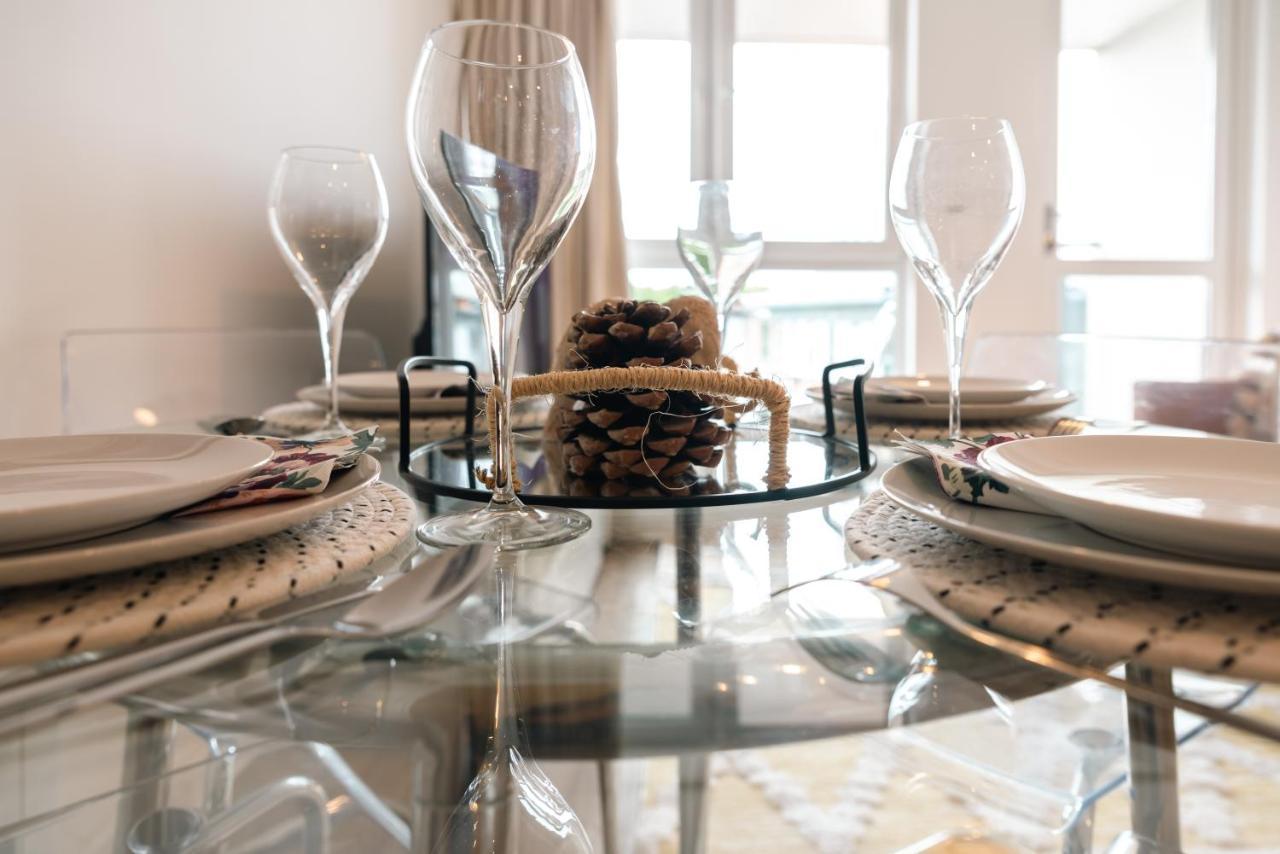 View Apart Of 2-beds & 2-bath - Free Private Parking Space Apartment