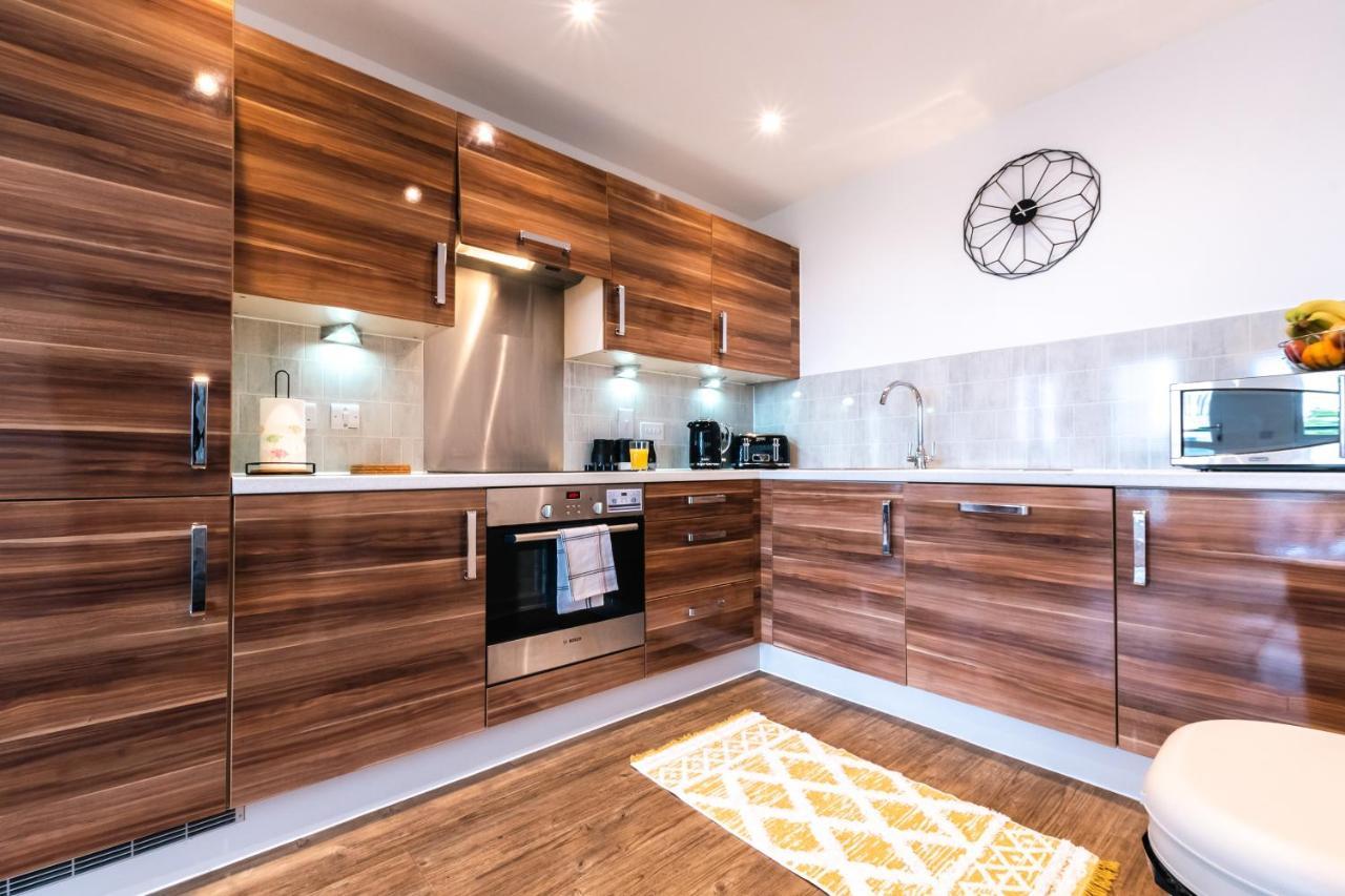 View Apart Of 2-beds & 2-bath - Free Private Parking Space Southampton