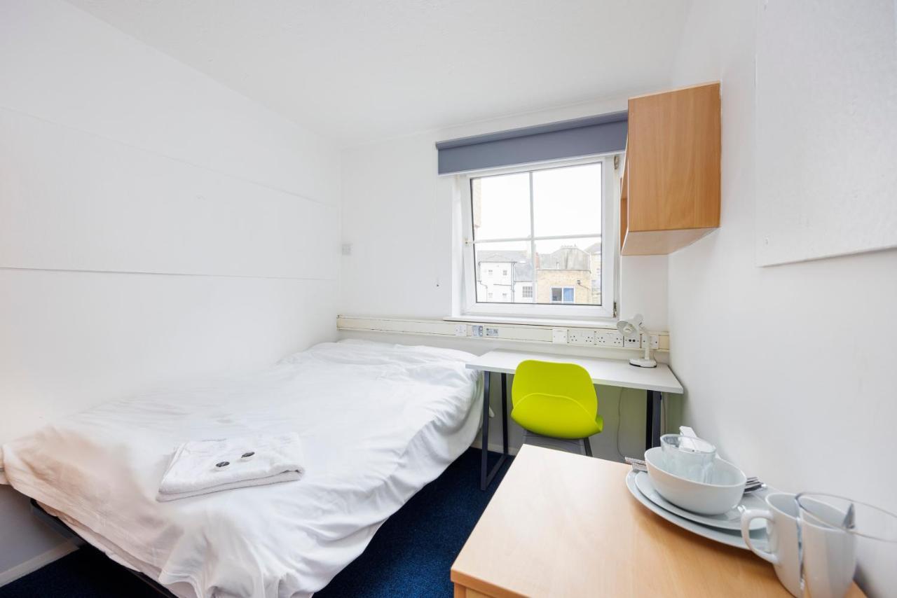 Comfortable Rooms, Southampton - Sk *