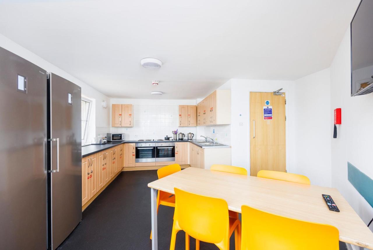 Comfortable Rooms, Southampton - Sk