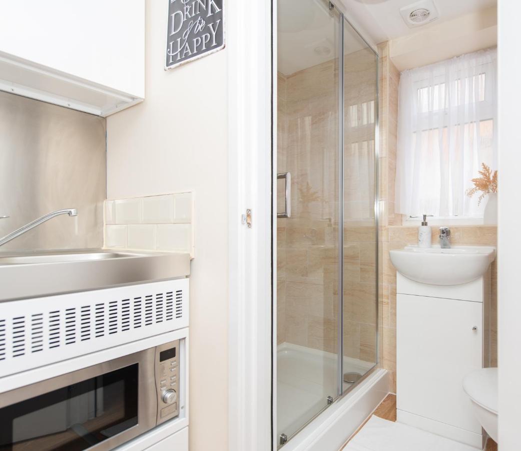 Modern In Castle St Apartment *
