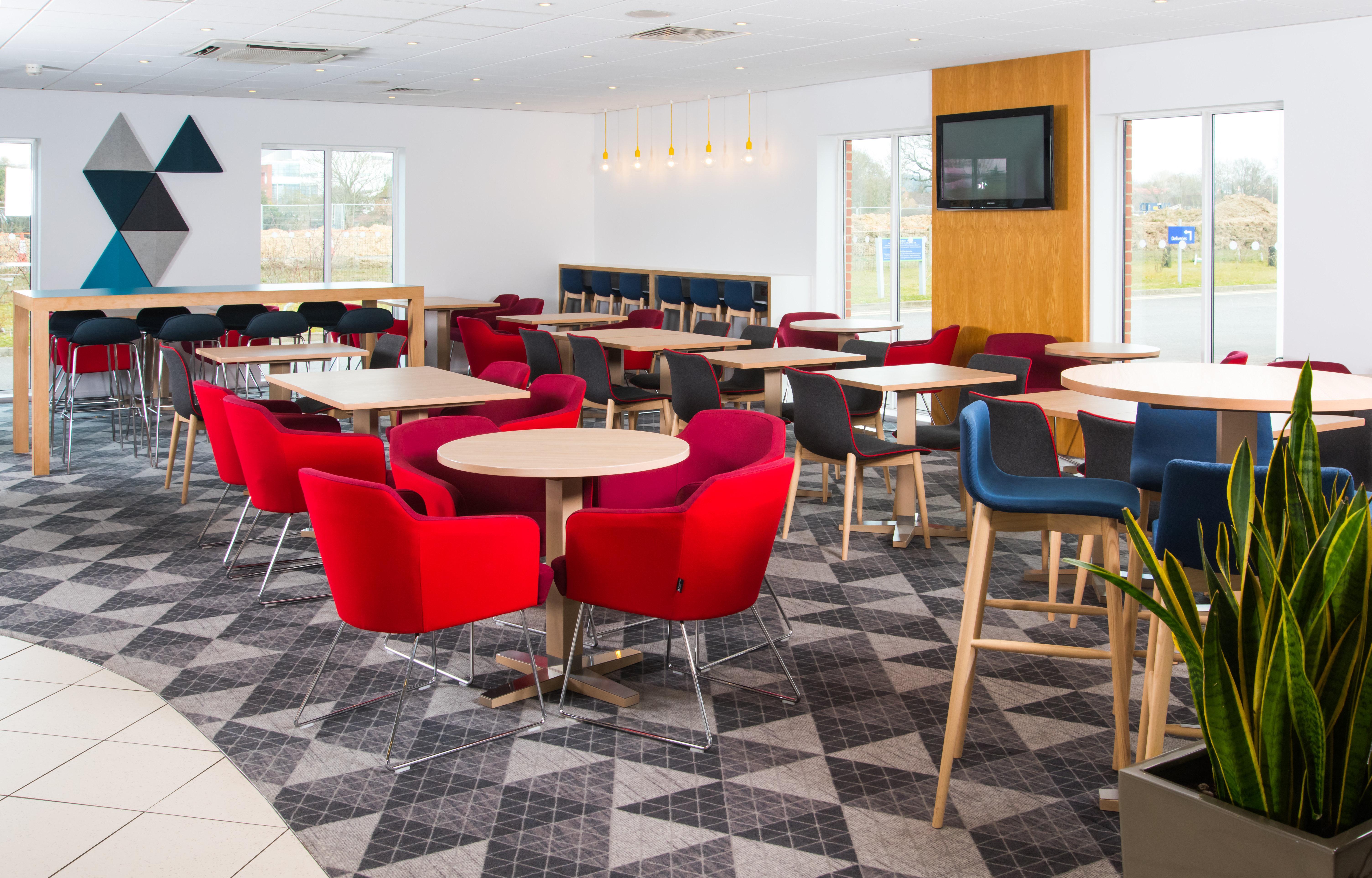 Express West By Ihg Hotel 3*