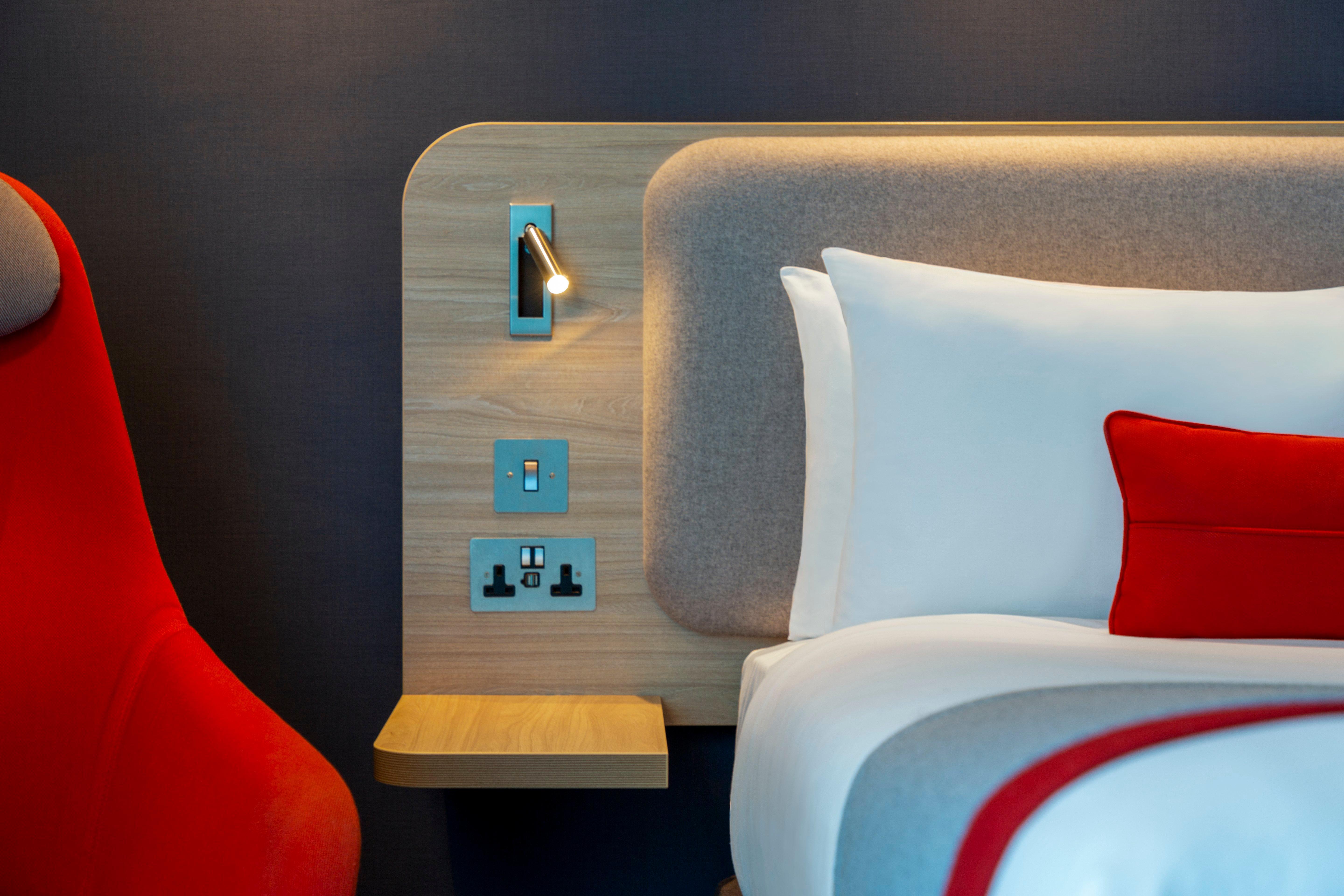 Express - M27, J7 By Ihg Southampton