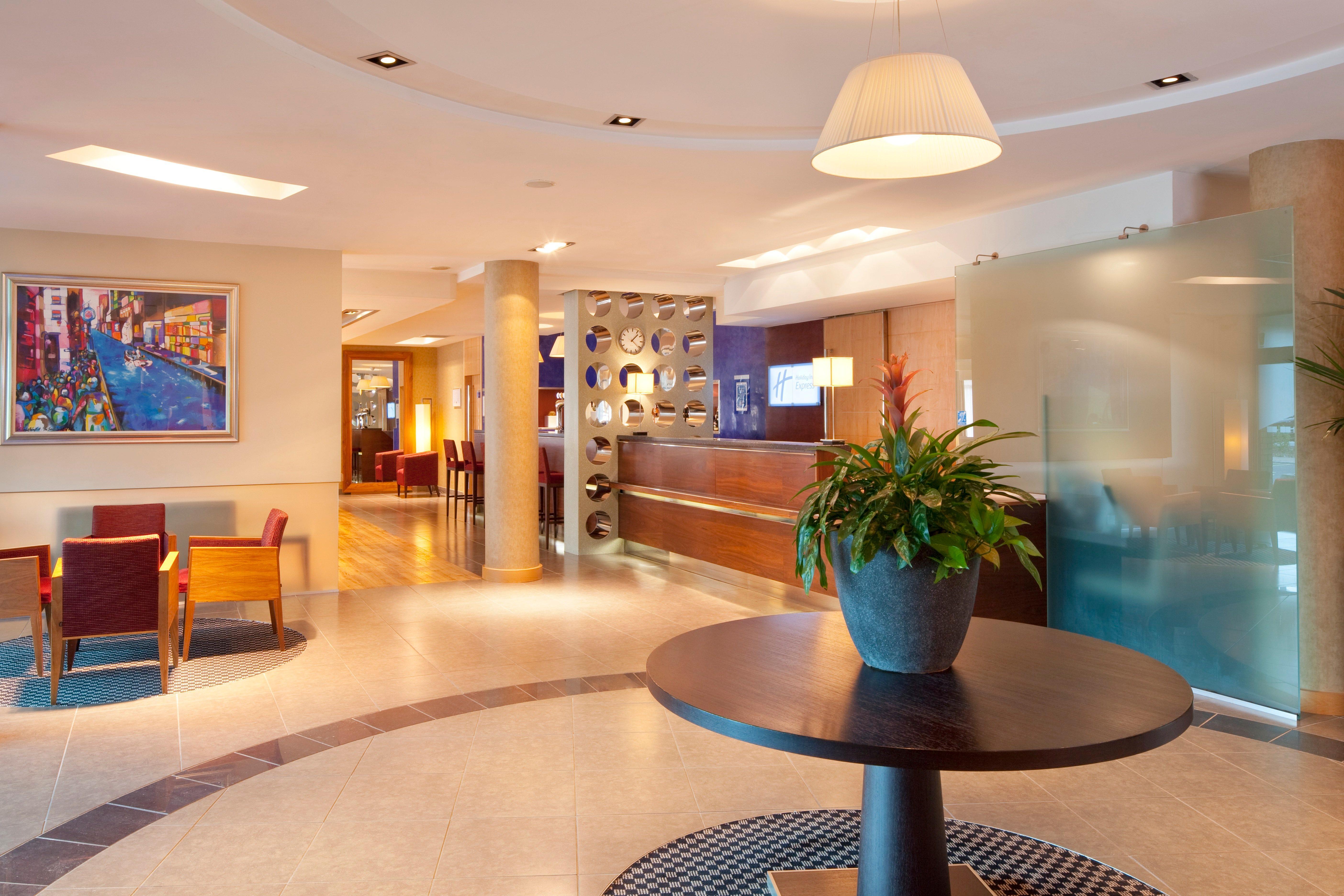 Hotel Express - M27, J7 By Ihg