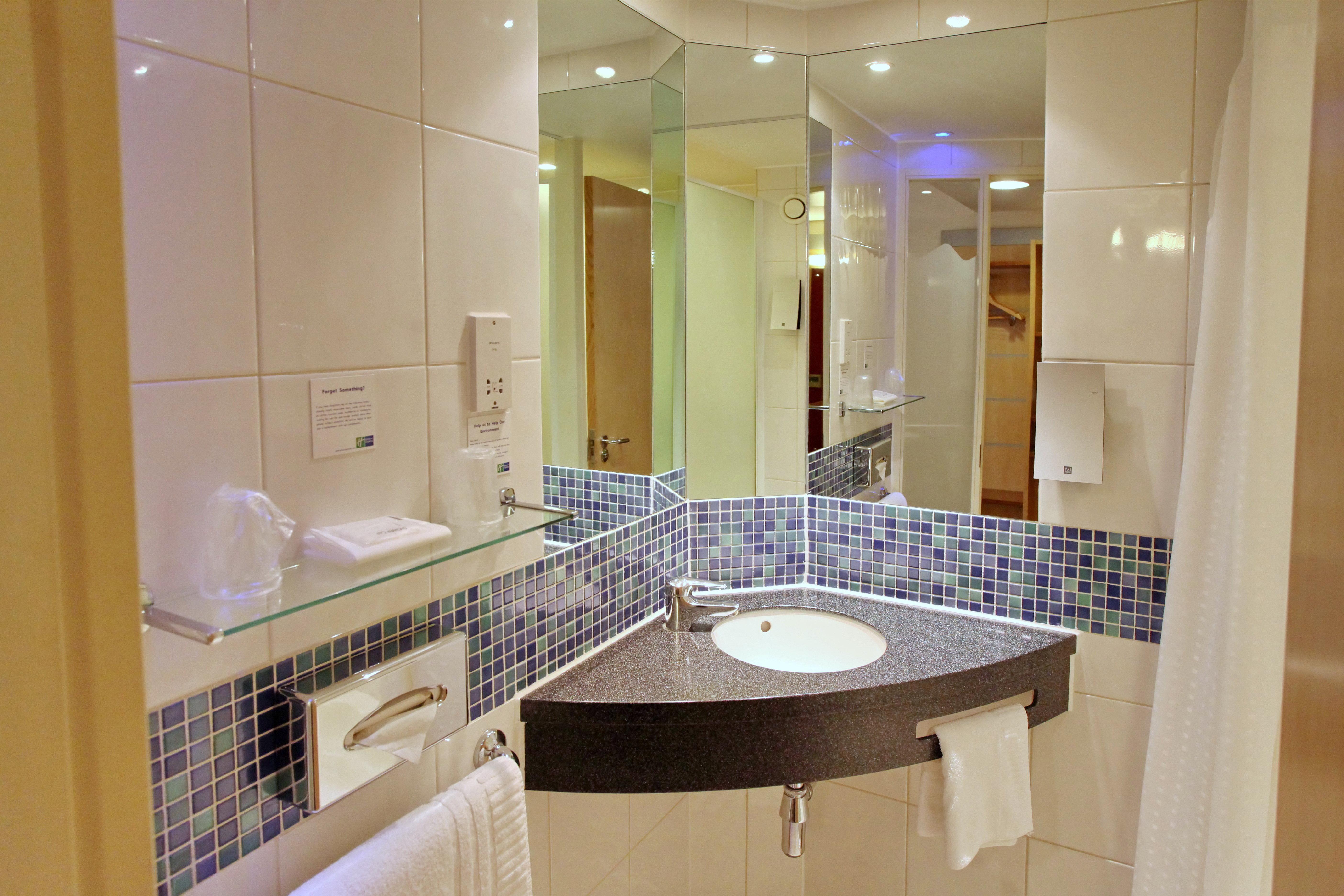 Express Southampton - M27, J7 By Ihg