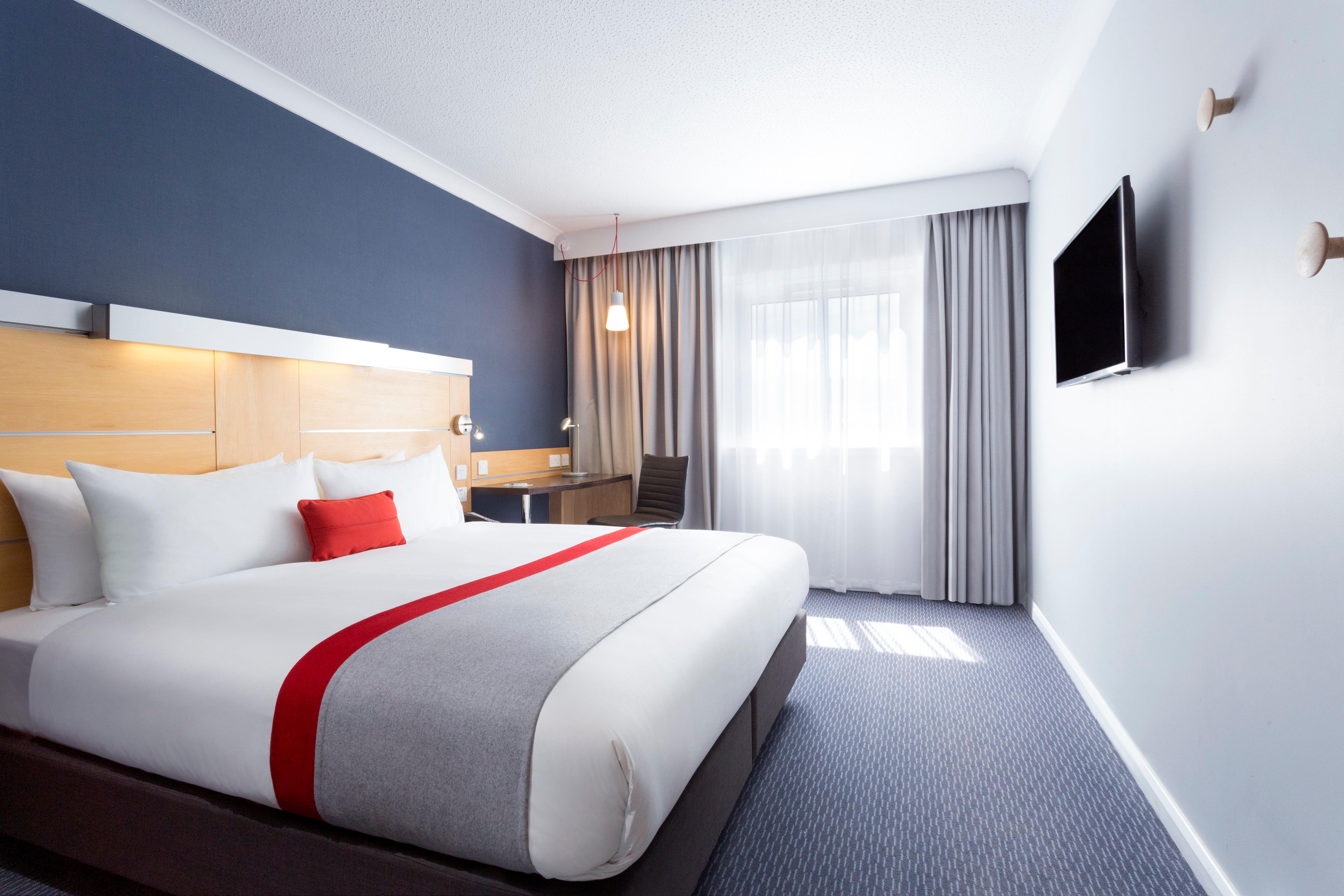 Express - M27, J7 By Ihg