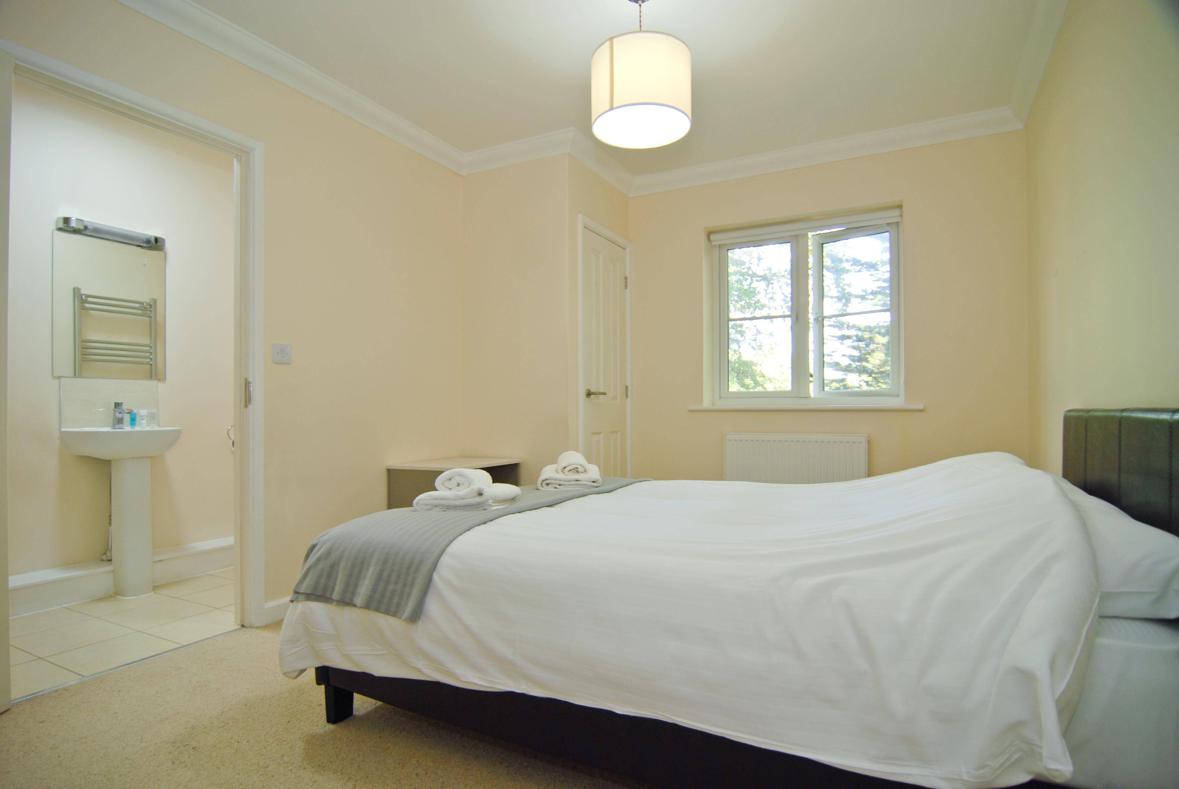 And Roof Serviced Apartment *