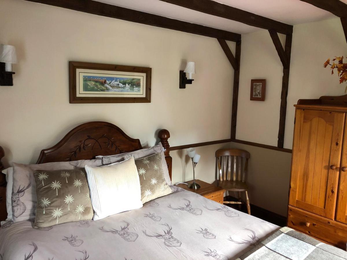 Stunning Rustic Home, New Forest National Park Holiday home