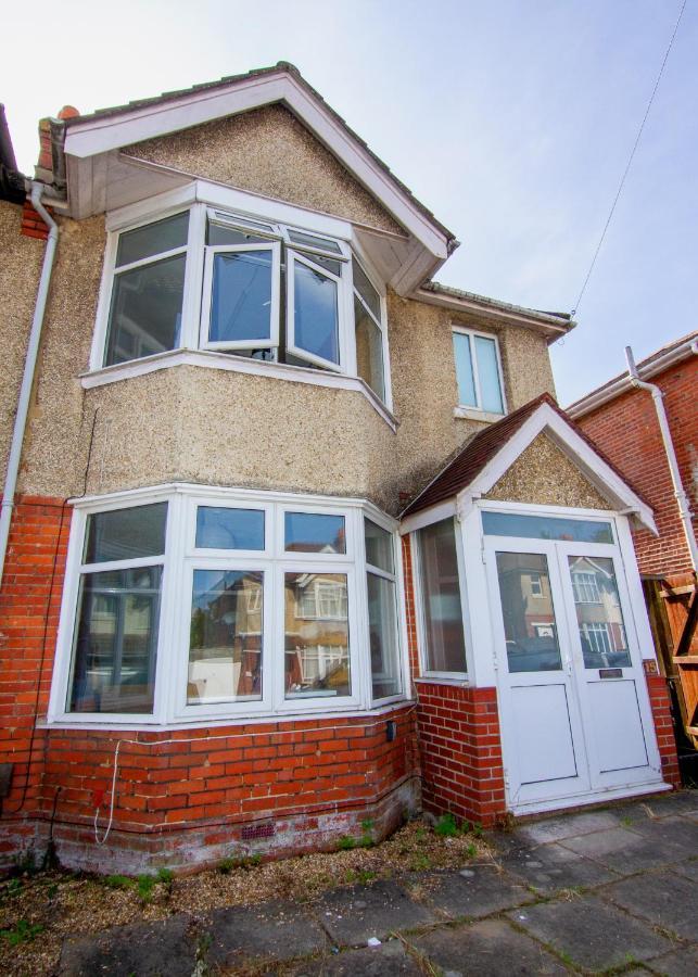 Granby Grove Townhouse - Sleeps 8- 4 Bedrooms