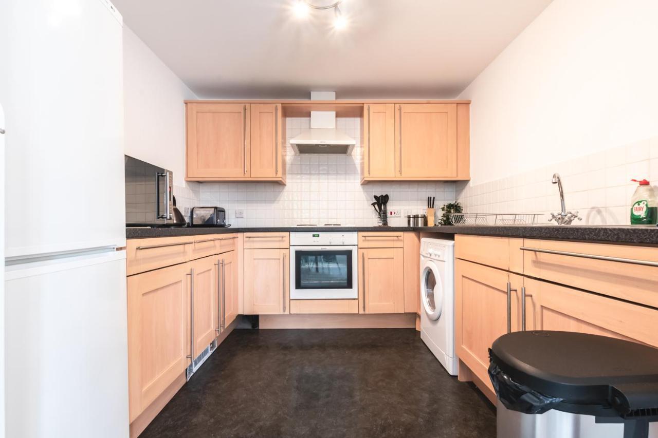 Spacious Comfort Haven: 2-bed Smart With Free Parking Apartment