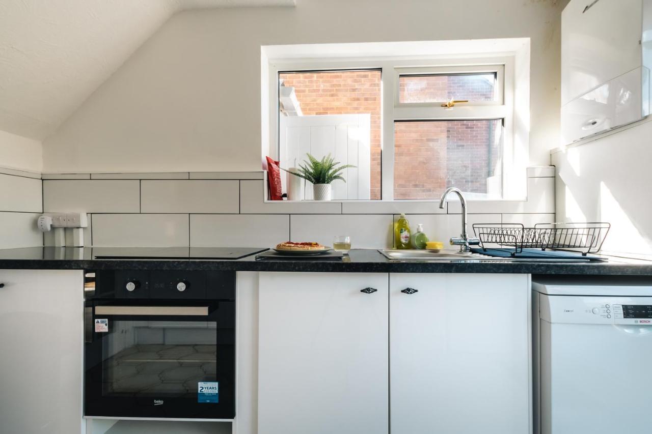 Chalet 3 Bedrooms House Ideal For Long Stays!