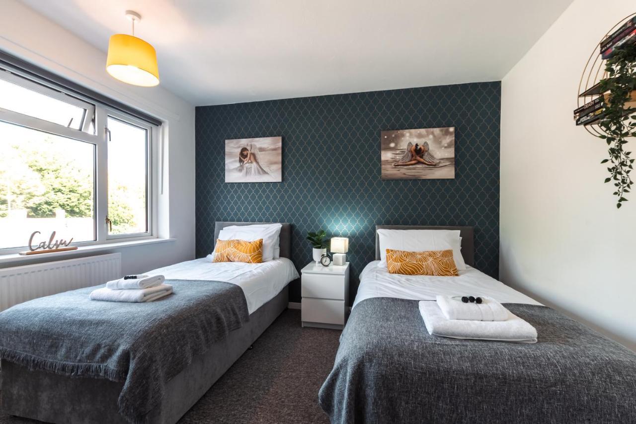 3 Bedrooms House Ideal For Long Stays! Southampton