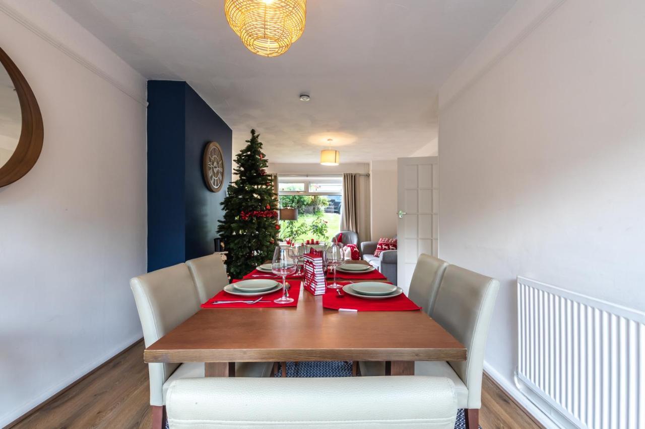 3 Bedrooms House Ideal For Long Stays! * Southampton