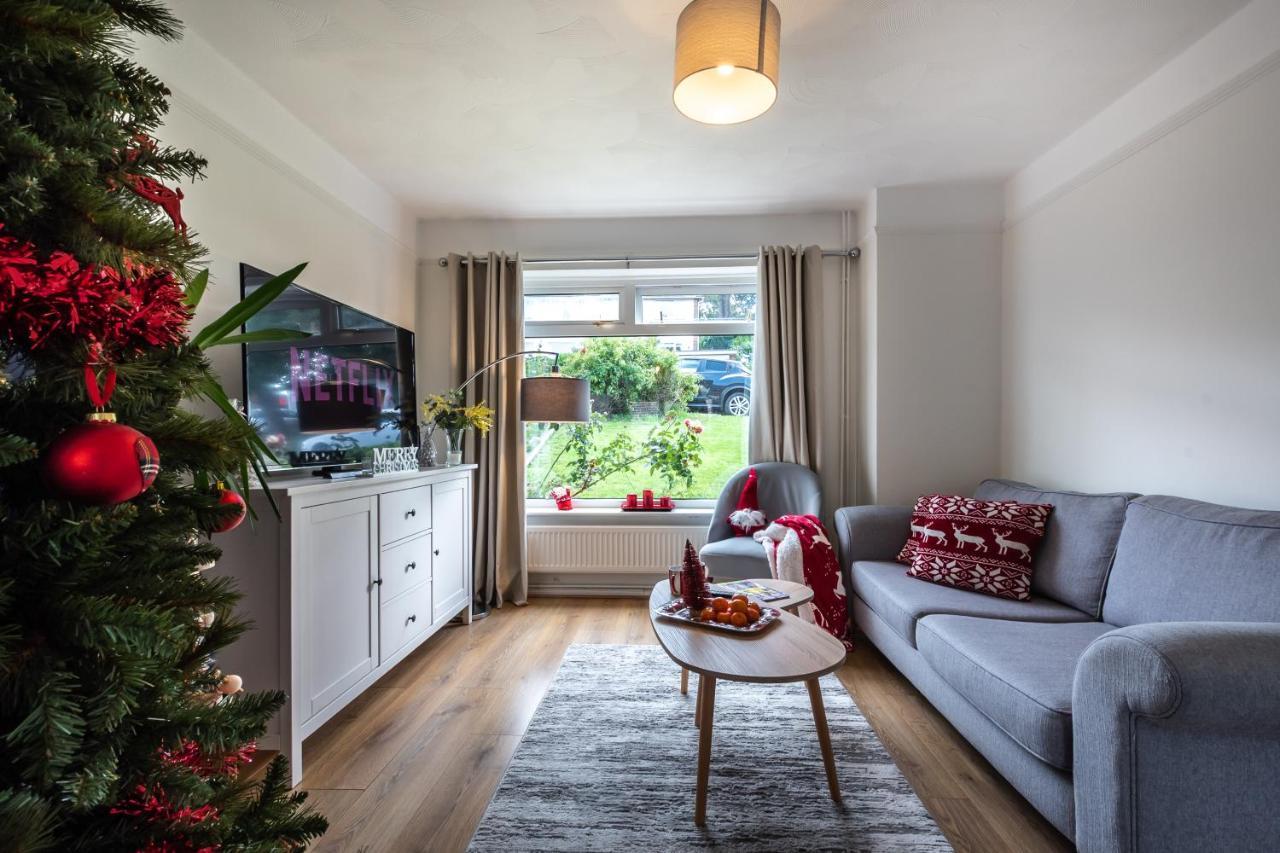 3 Bedrooms House Ideal For Long Stays! * Southampton