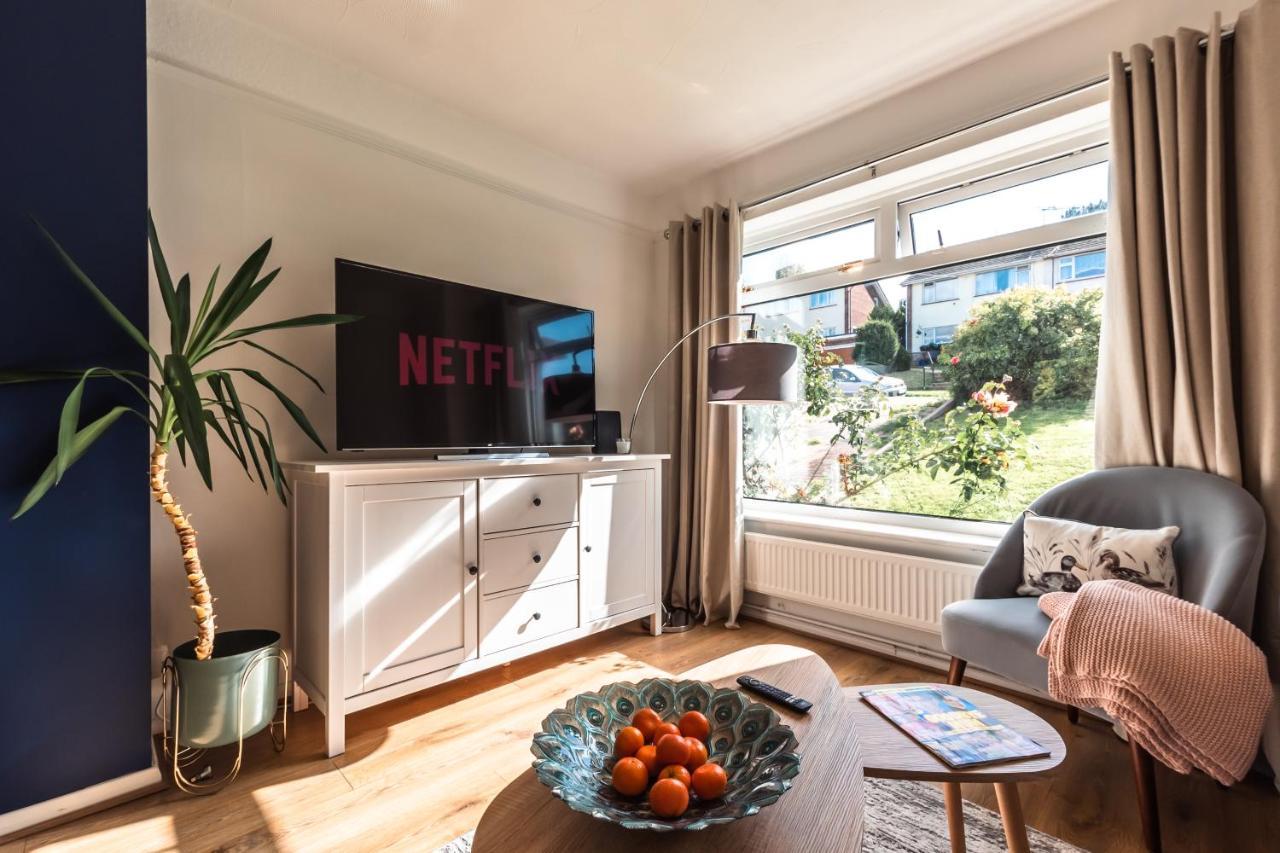 3 Bedrooms House Ideal For Long Stays! Chalet Southampton
