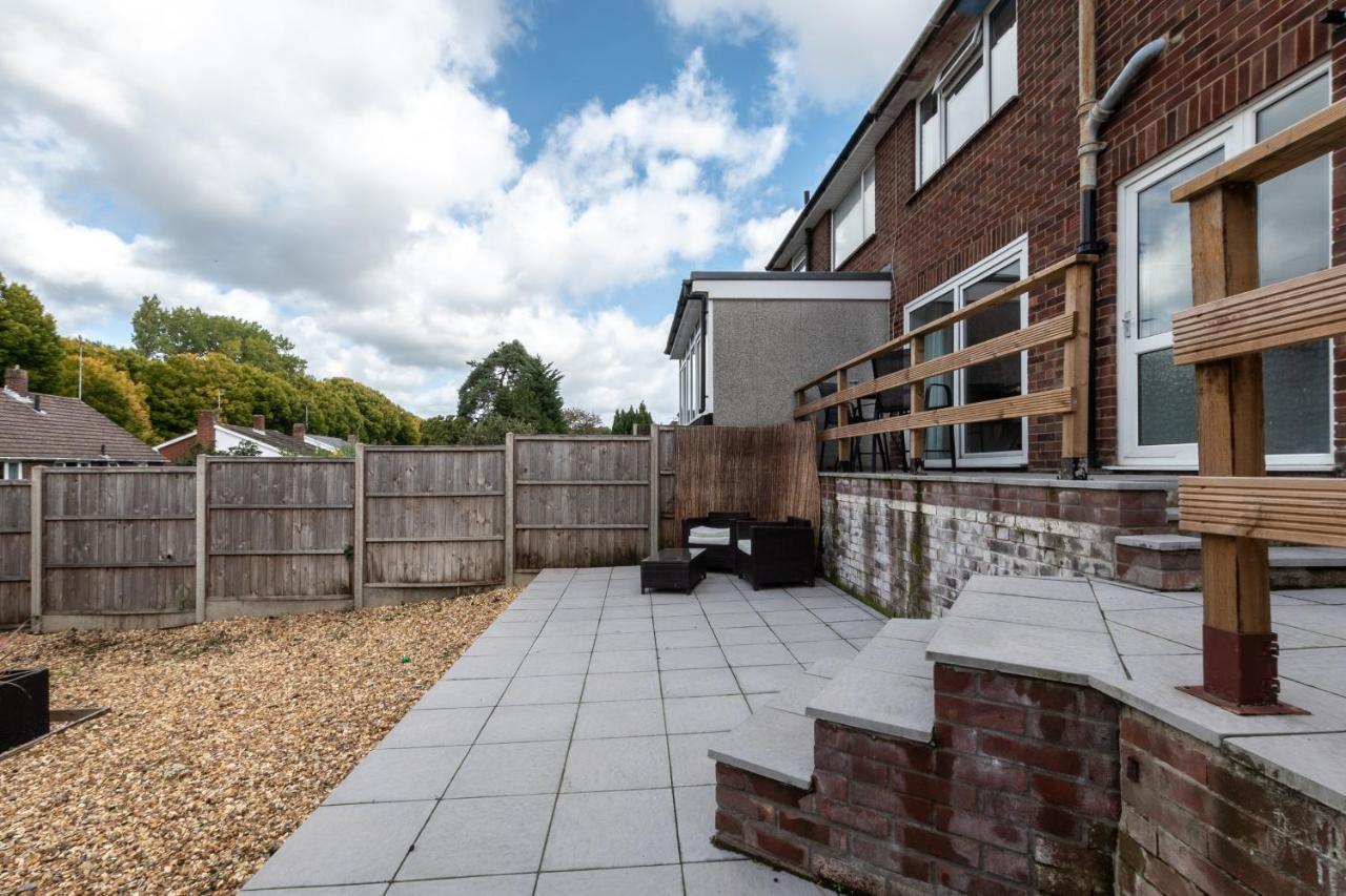 3 Bedrooms House Ideal For Long Stays! * Southampton