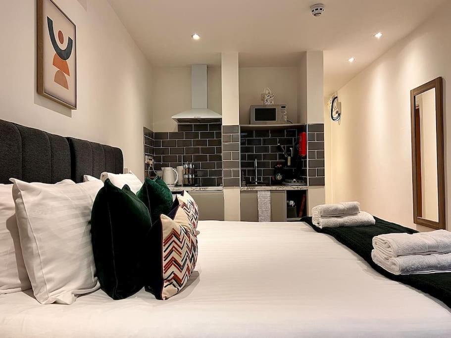 Unique Studio In Southampton