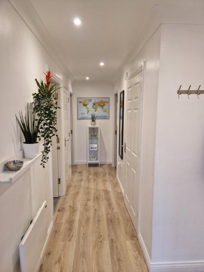 2-bedroom *nr Centre With Parking* *