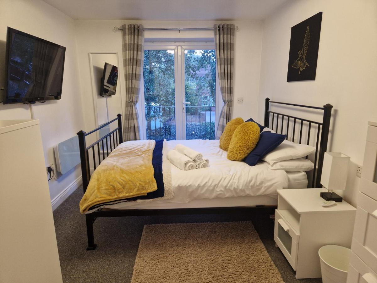 2-bedroom *nr Centre With Parking* Apartment *