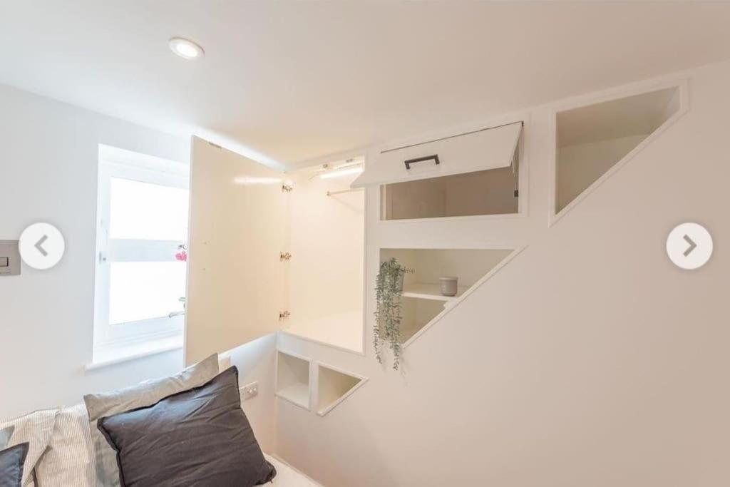 1 Bedroom Modern Duplex Apartment Southampton