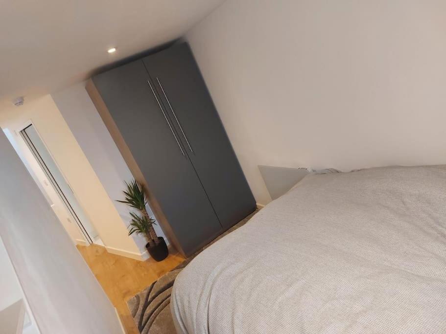 1 Bedroom Modern Duplex * Southampton