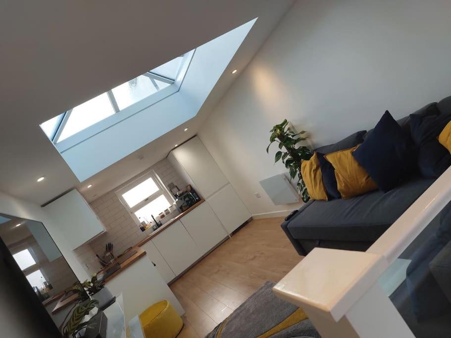 1 Bedroom Modern Duplex Apartment *