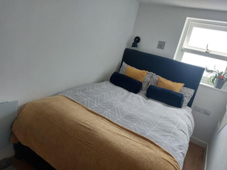 1 Bedroom Modern Duplex *