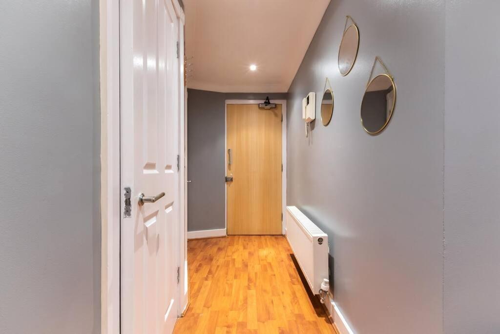 Apartamento Zircon - 2 Bed Flat With Parking *