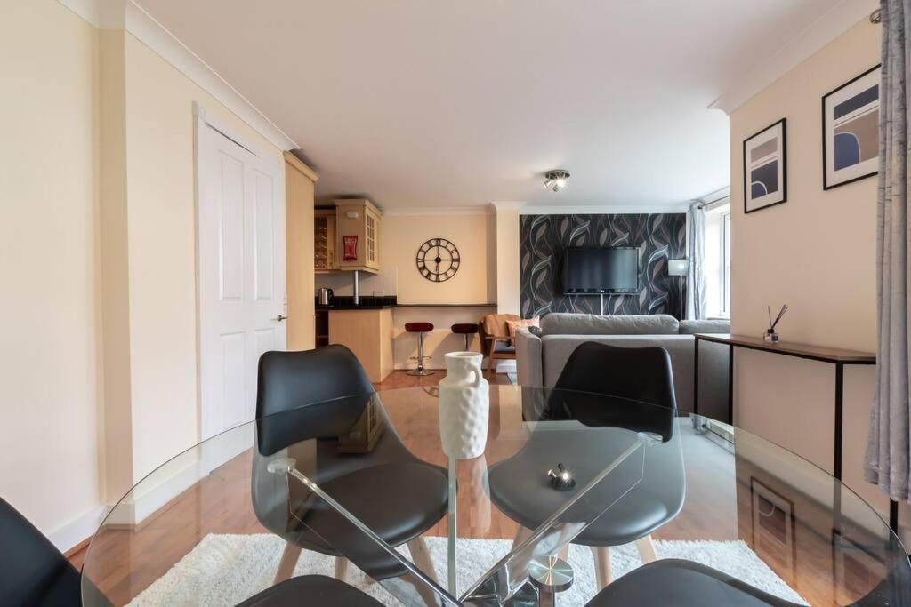 Apartamento Zircon - 2 Bed Flat With Parking *