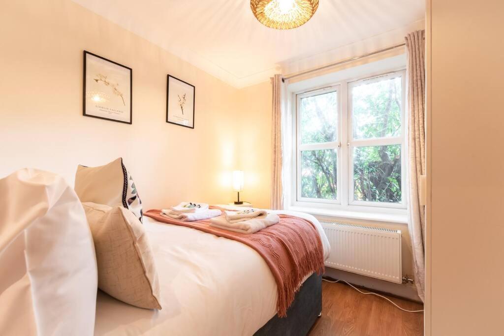 Apartamento Zircon - 2 Bed Flat With Parking