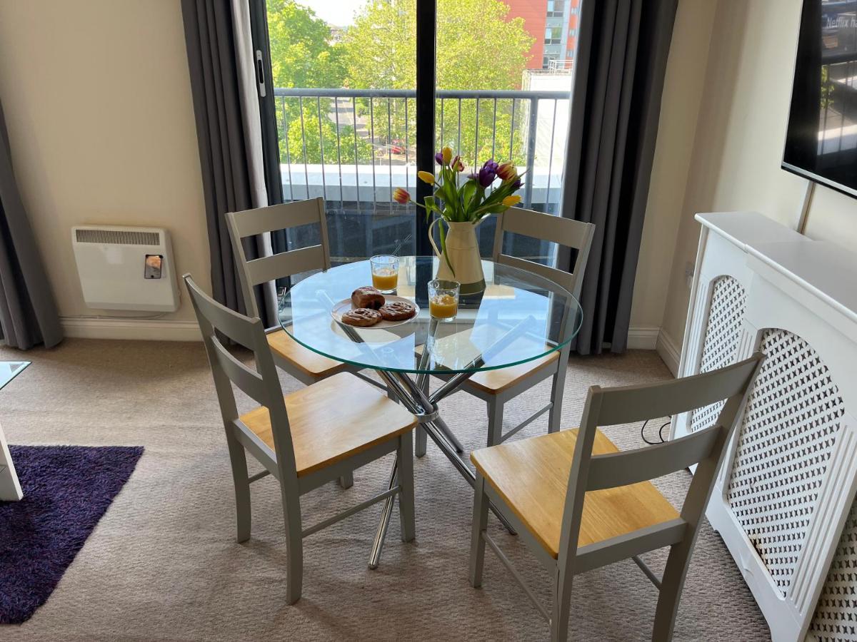 Apartment Two Bed Flat White Star Place