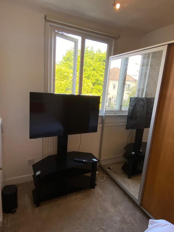 Bittern With Free Parking & Parking For Cruise Available, Full Access To Kitchen In * Southampton