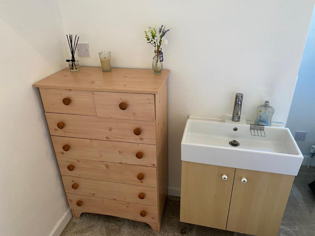 Homestay Bittern With Free Parking & Parking For Cruise Available, Full Access To Kitchen In Southampton
