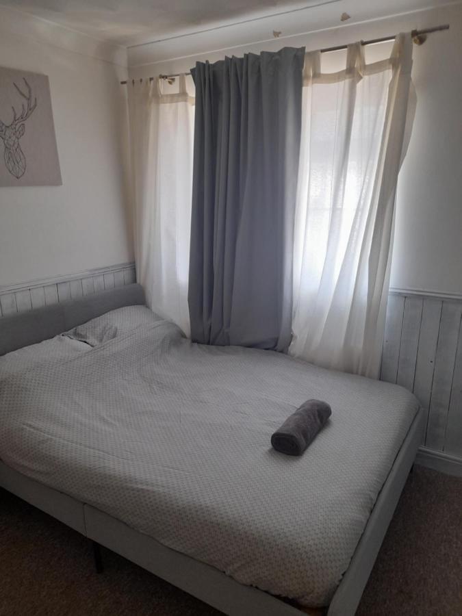 Bright And Light 3 Bedroom Holiday home