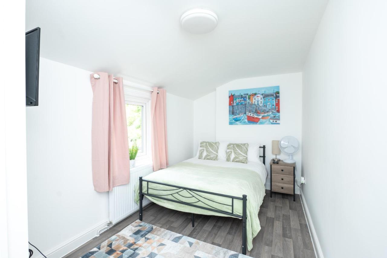 Brinton's Road - Modern In Centre Apartment