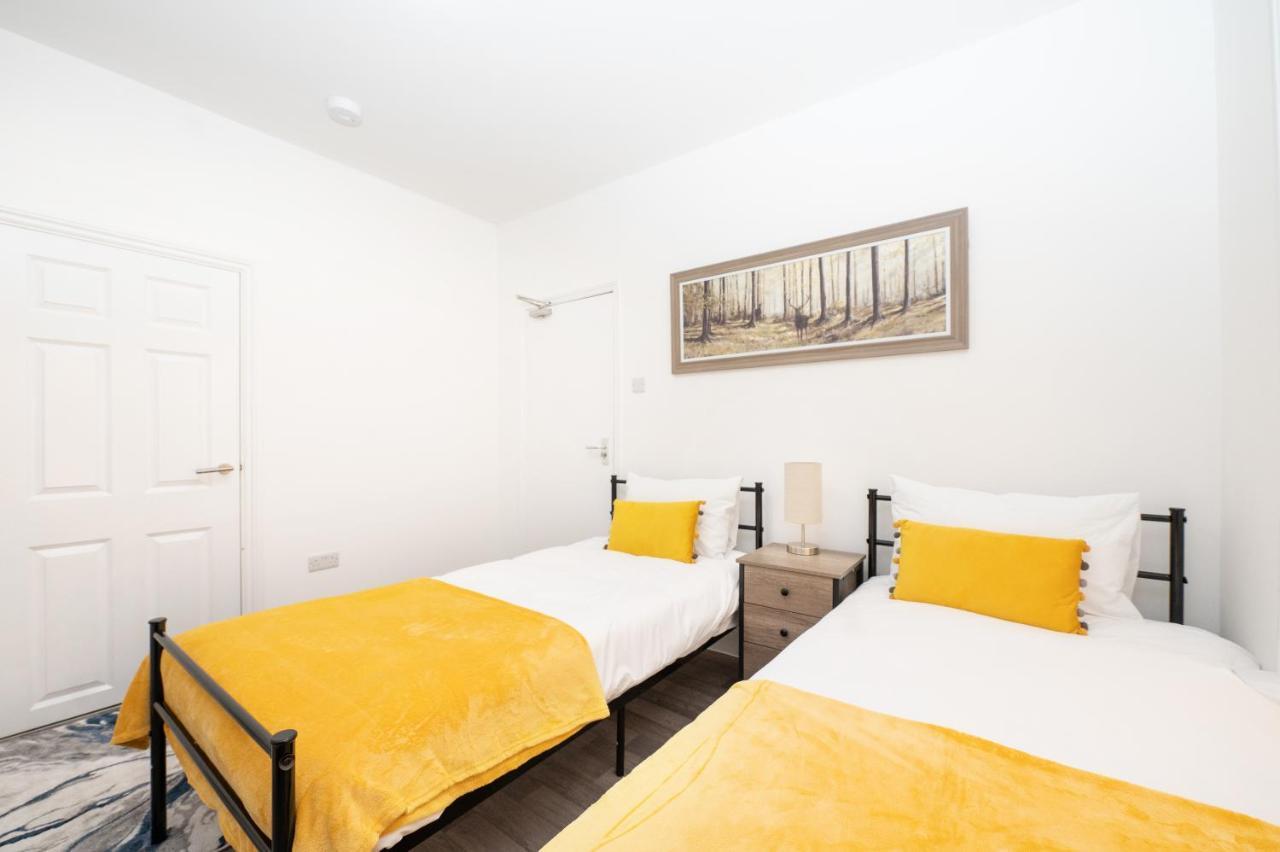 Brinton's Road - Modern In Centre Apartment
