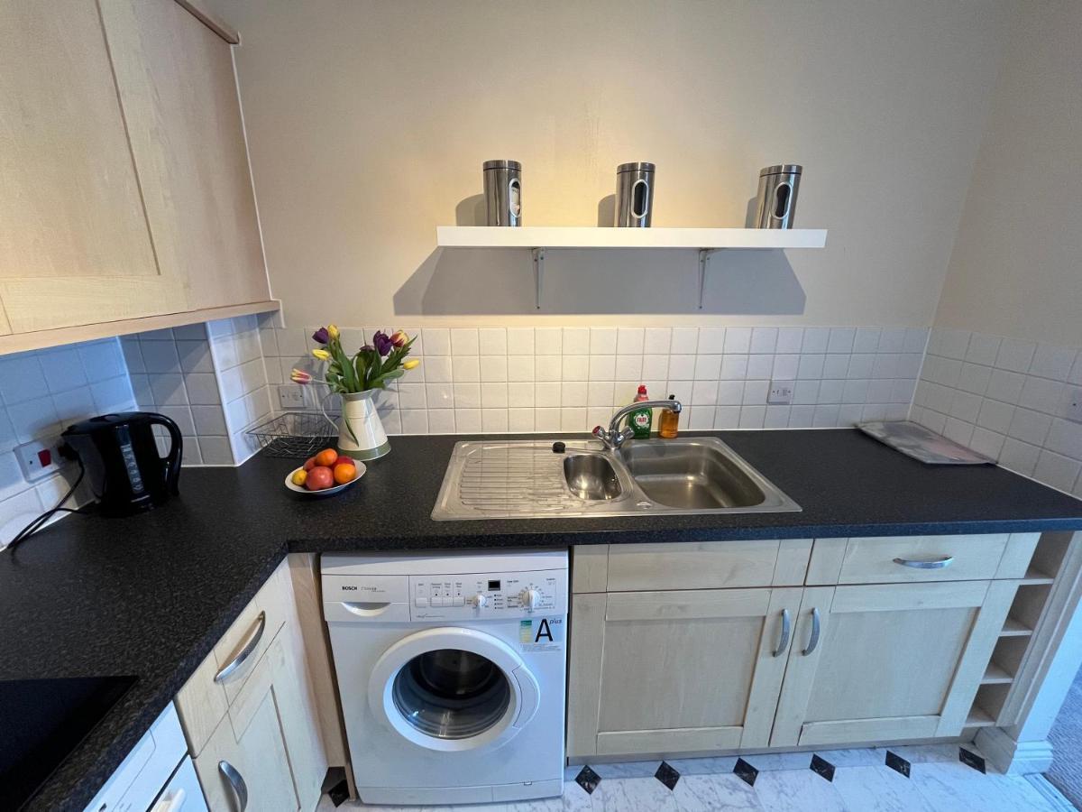 Two Bed Flat White Star Place