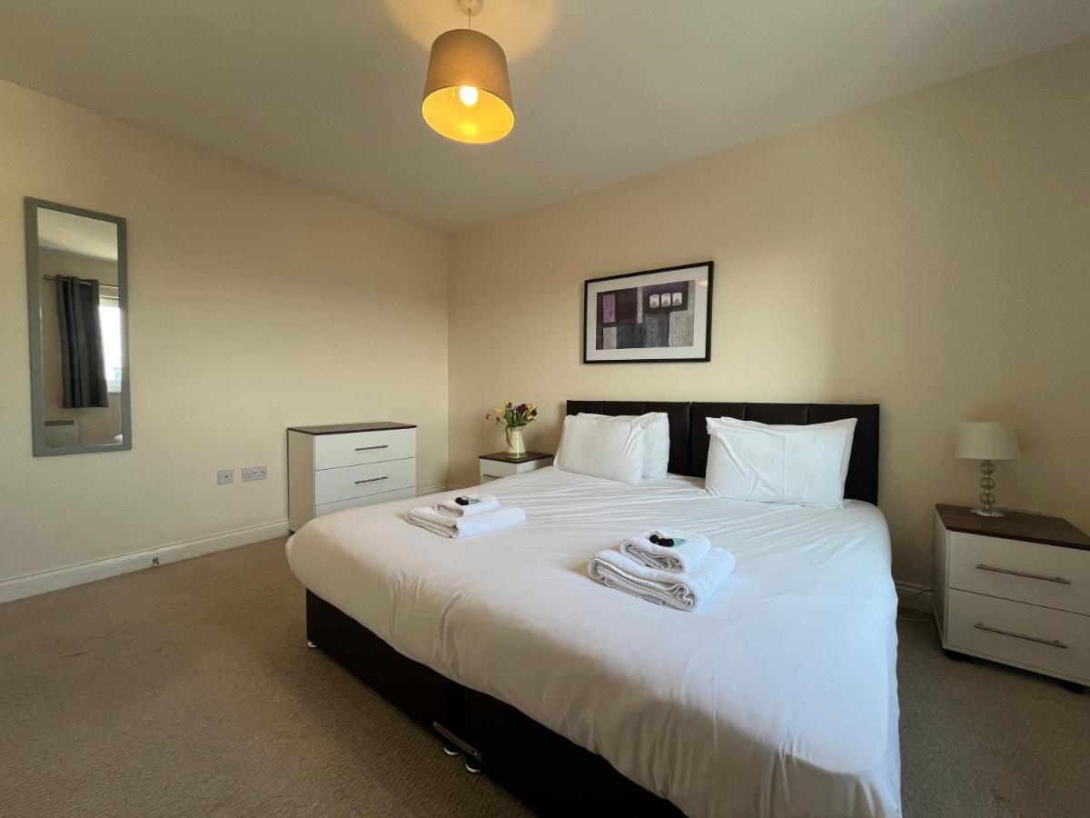 Two Bed Flat White Star Place