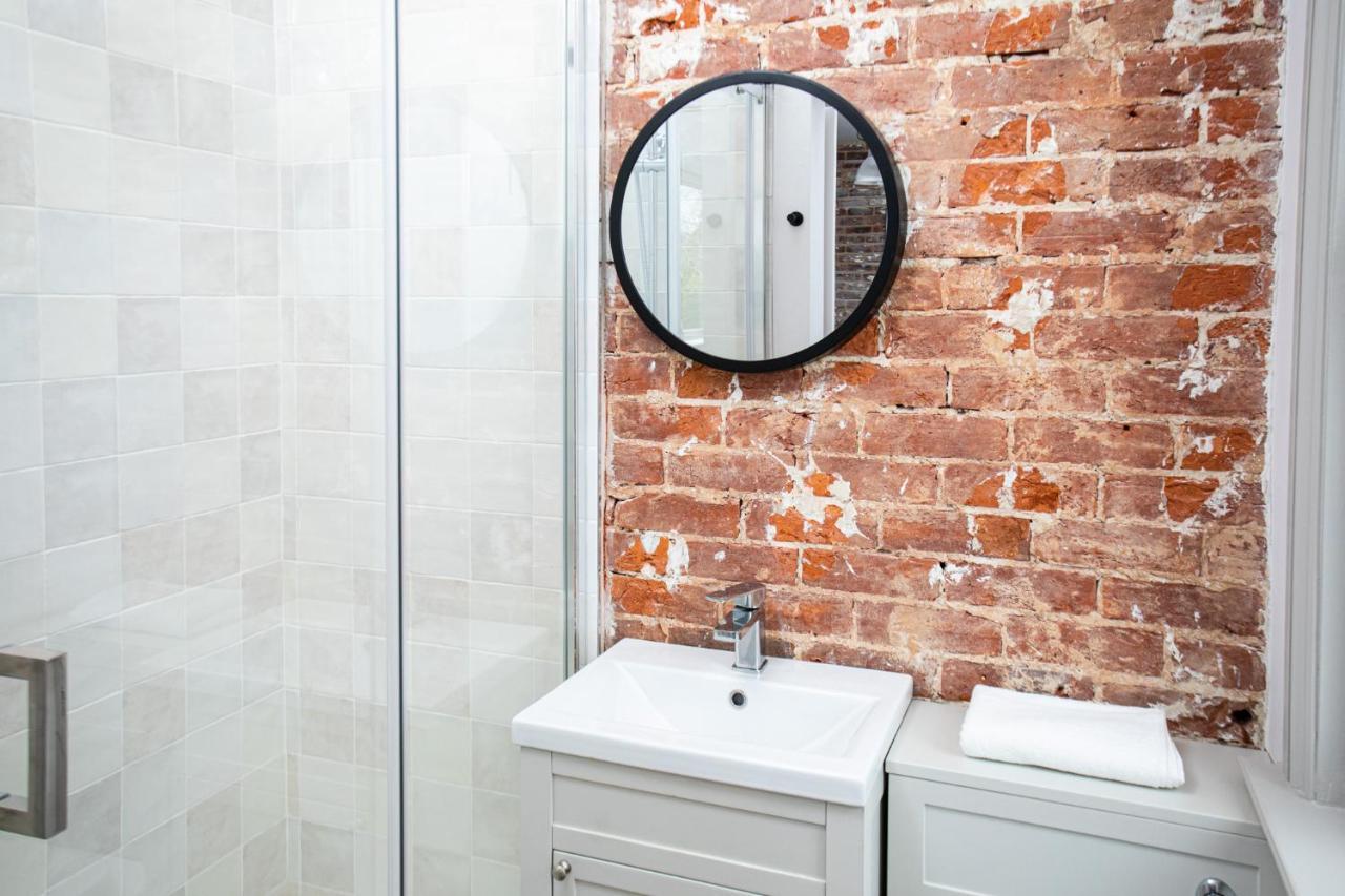 Settle - Stylish Self Check-in & Self Catering Apartment *