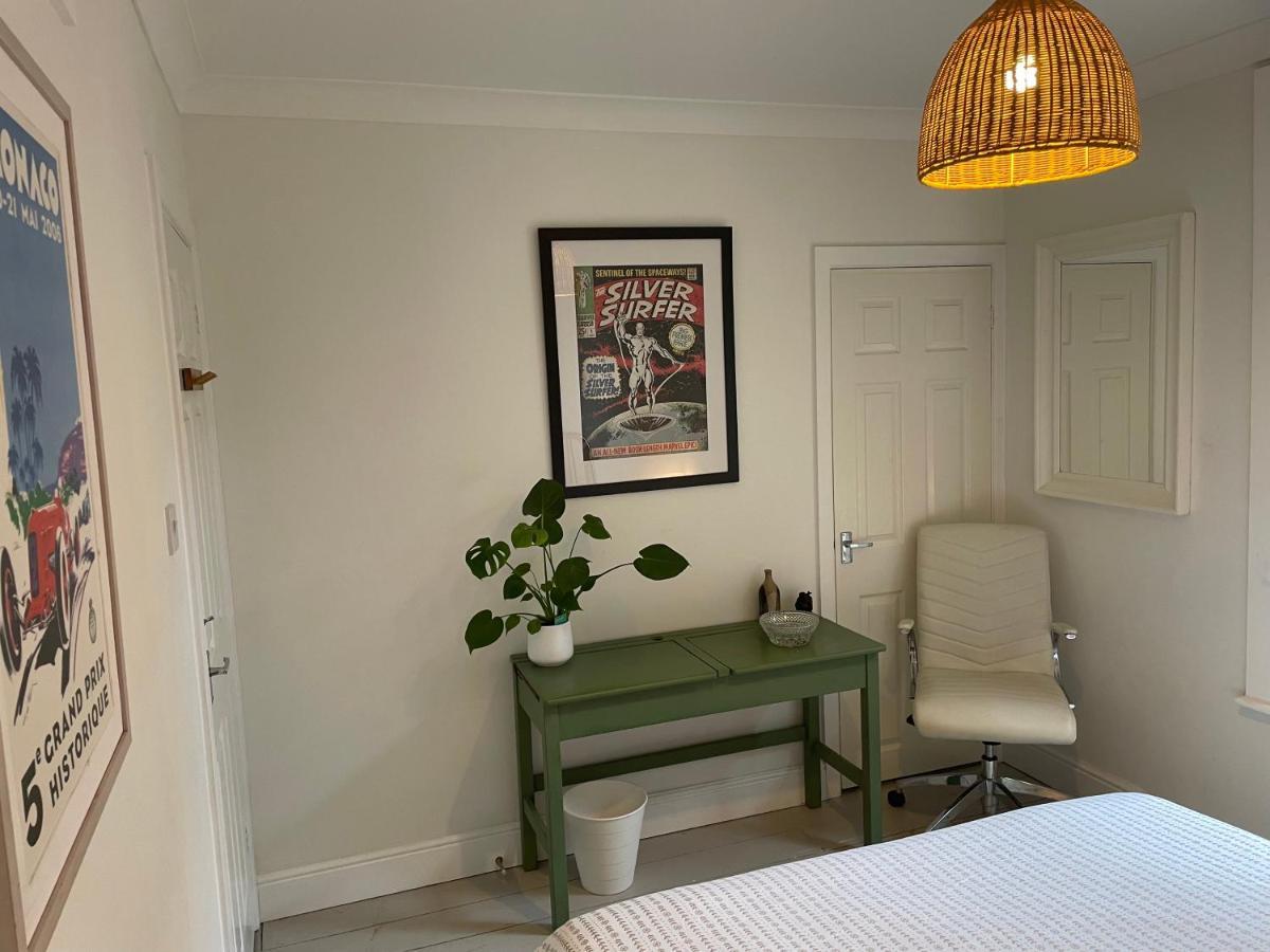 Quirky Edwardian/retro Hideaway *